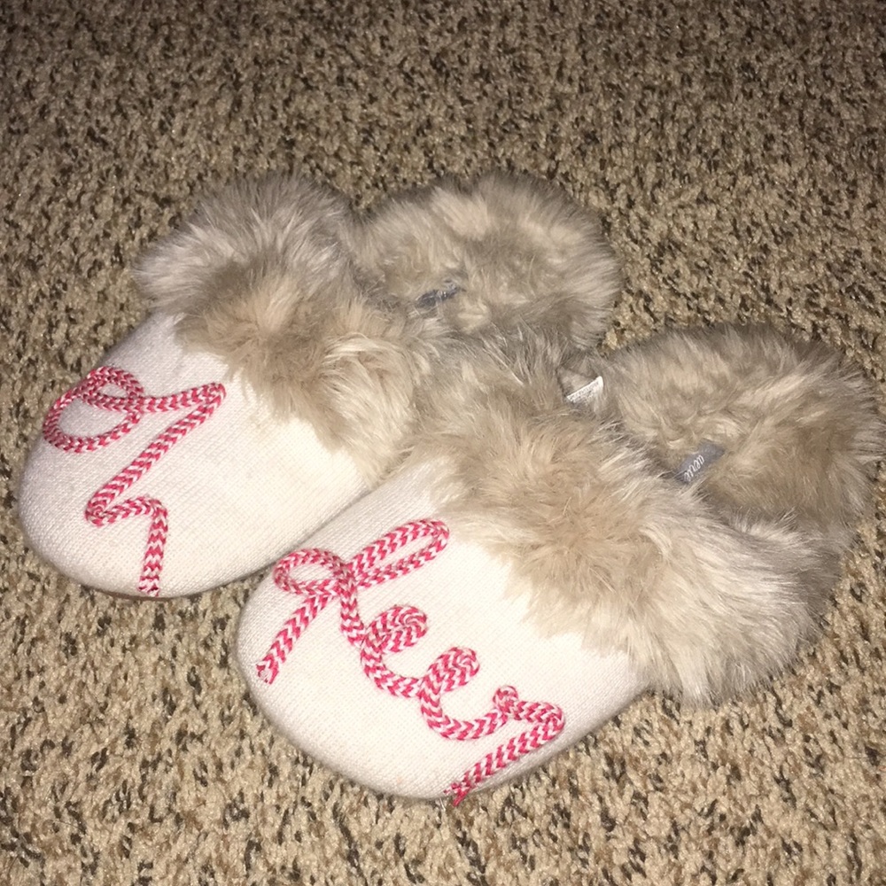 NWOT Aerie slippers. Cute comfy and ready for fall